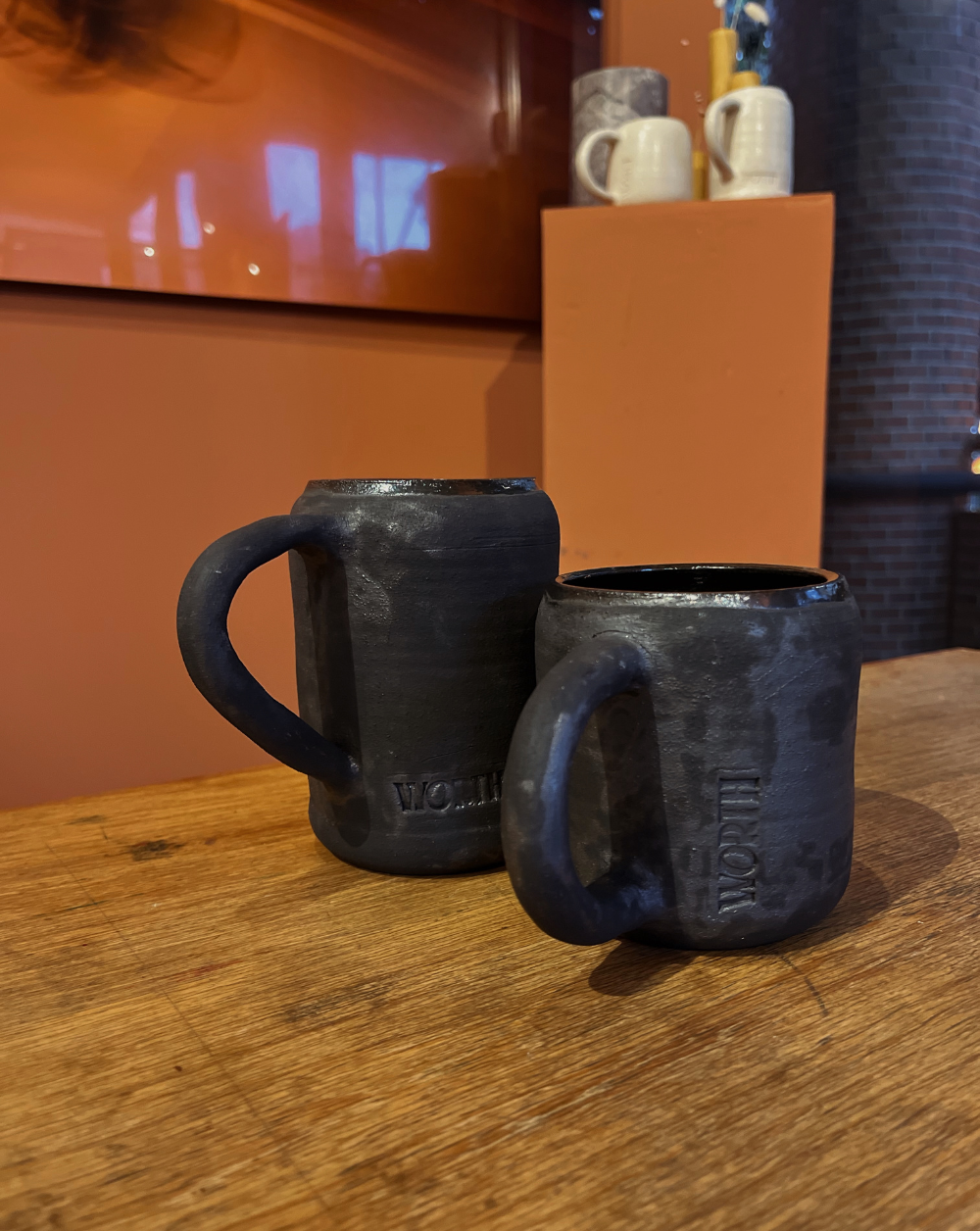 Enrique Beer Mug color negro metálico